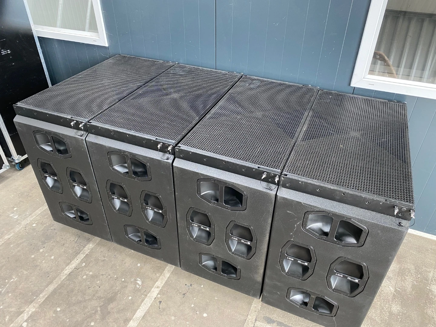 D&B Audiotechnik J Subs